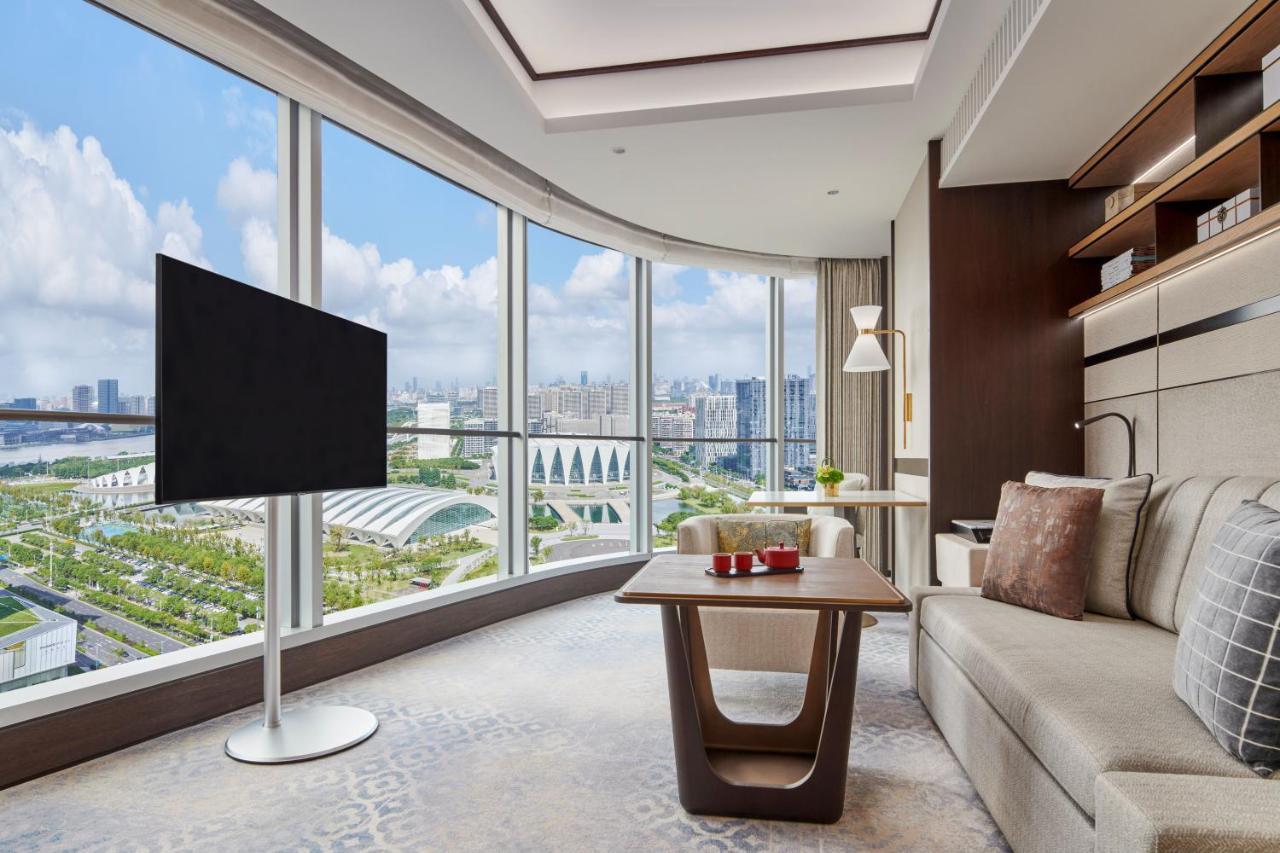 Shangri-la Qiantan, Khách sạn Thượng Hải