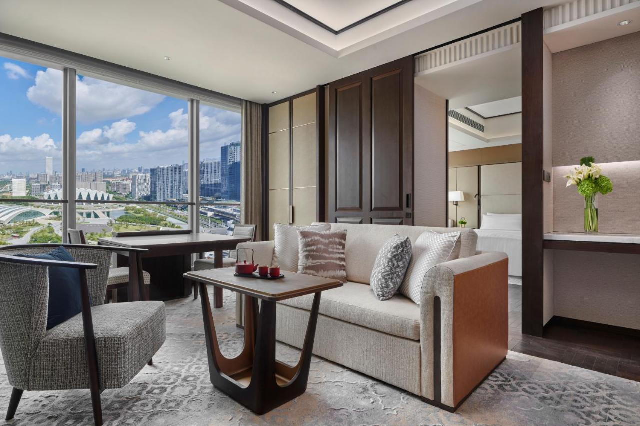 Shangri-la Qiantan, Khách sạn 5*