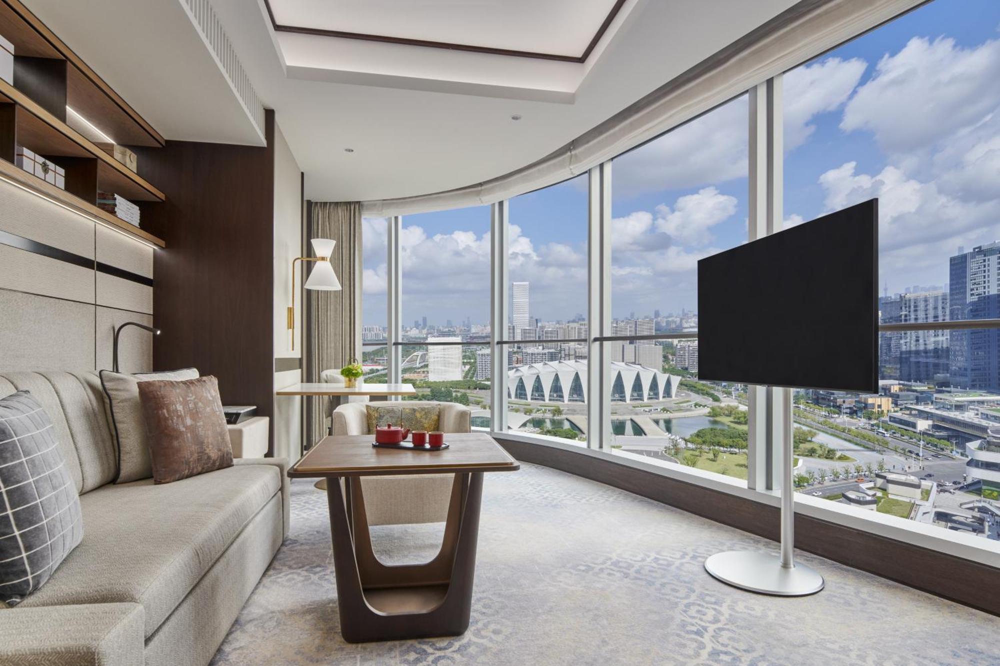 Shangri-la Qiantan, Khách sạn Thượng Hải